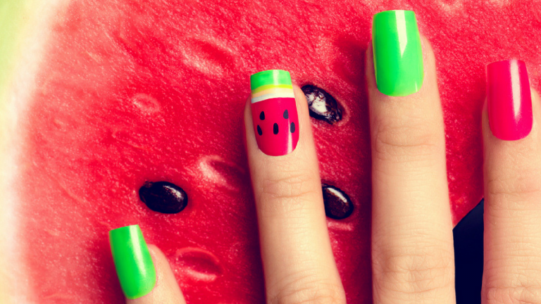 Unhas decoradas para o Carnaval só com esmaltes COLORAMA