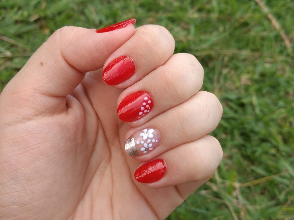 UNHAS DA SEMANA: Esmalte Vermelho com Flores